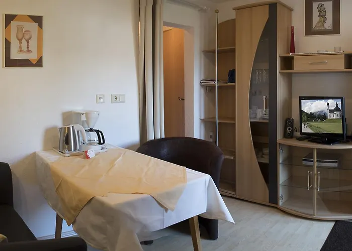 Haus Steinroeschen Seefeld w Tirolu